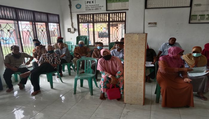 37 WARGA DESA MANGUNHARJO TERIMA BANTUAN JPS KABUPATEN 02