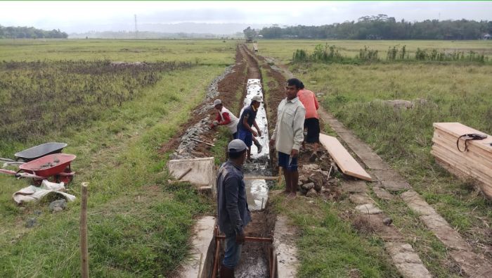 PENINGKATAN SALURAN IRIGASI 01