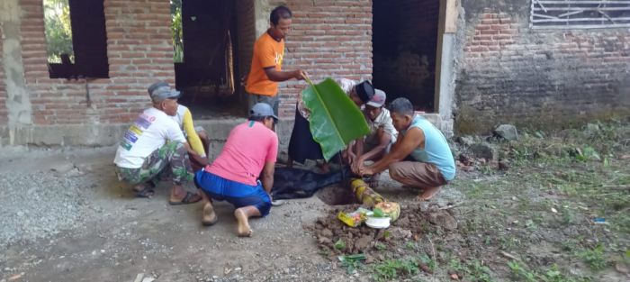 TRADISI SELAMATAN BULAN 